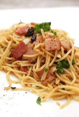 Spaghetti Bacon Dried Chili