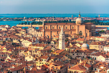 Fototapeta premium Overlooking the city of Venice
