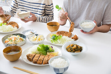 家庭の食卓、料理、とんかつ