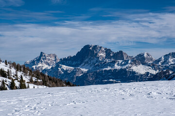 Fototapeta na wymiar Trentino, panorama invernale