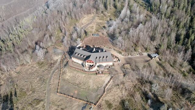 g&oacute;ry zimą z lotu ptaka, Beskid Śląski, R&oacute;wnica w Ustroniu. Polska