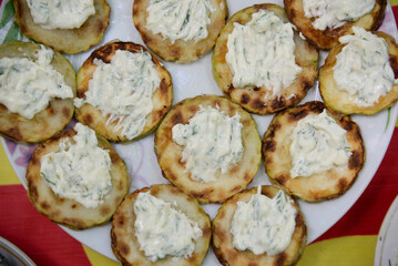 close the plate with canapes