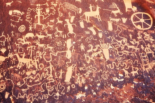 Petroglyphs on Newspaper Rock in Canyonlands National Park, Utah, USA