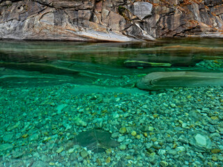 on the emerald river, am smaragdgrünen Fluss