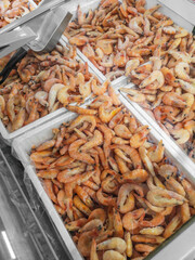 Red shrimp on the counter in the supermarket.