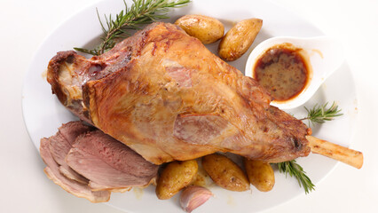 baked lamb leg with potatoes