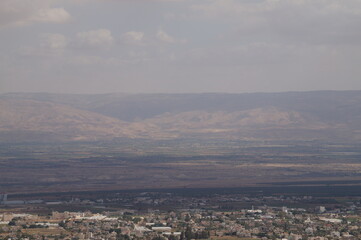 Obraz premium View of the Jordan, the land of Jordan, and the Dead Sea from Jericho