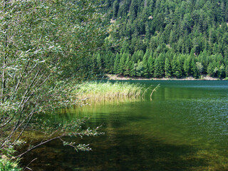 Il lago di Resia in Alto Adige, Italia.