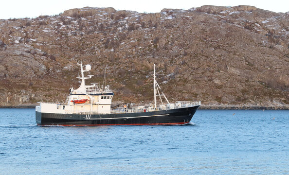 Fishing boat	
