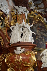 Fototapeta na wymiar Barokowe wnętrza Bazyliki Mniejszej w Krzeszowie, Polska