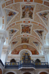 Fototapeta na wymiar Kościół św. Józefa w Krzeszowie, freski na suficie