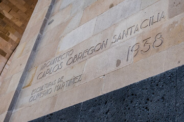 Commemorative plaque of architect and sculptor on Monument to the Revolution