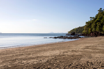 sea ​​and sky in the daytime