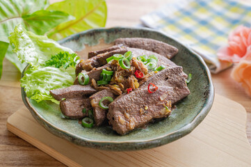 豚レバーのソテー