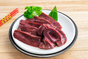 薄切りの豚レバー