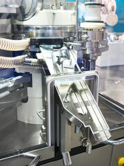 Industrial tablet press