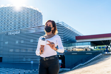 journalist reporting on the covid vaccine