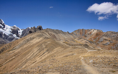 Fototapeta na wymiar Stunning sceneries towards Jahuacocha on the Cordillera Huayhuash circuit, Ancash, Peru