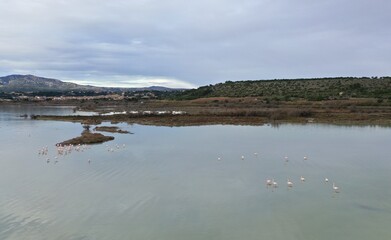 survol des marais salants dans le sud de la France