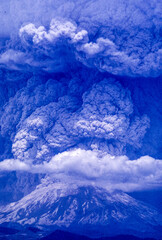Éruption du mont St. Helens, 18 mai 1980.