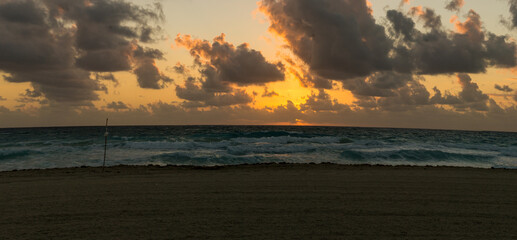 atardecer dram&aacute;tico