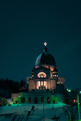 Parroqu&iacute;a de San Jos&eacute; por la noche (orange/teal)