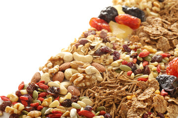 色々なシリアルやグラノーラやミューズリーの集合写真