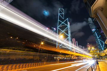 Fototapeta na wymiar traffic in midtown of Hong Kong city at night