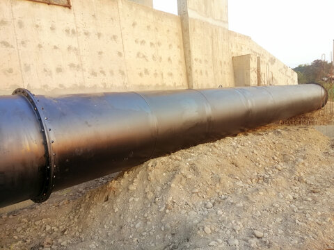 Large water delivery hose, Large water pipelines on the construction site.