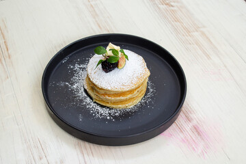 Desayuno Hot Cakes con Frutos rojos y Mermelada