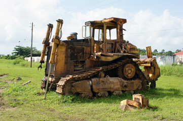Fototapeta na wymiar Old rusty bulldozer