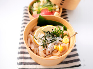 手作りのおいしい曲げわっぱのお弁当【うどん】
