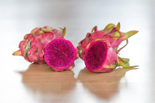 Drachenfrucht rot