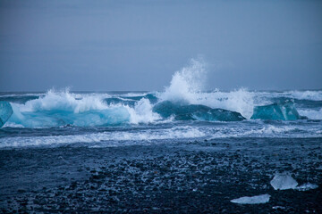 Naklejka premium Iceland, Diamond beach - January 4 2018 the famous beach in Iceland with ice looks like diamonds