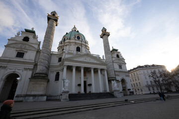 Fototapeta na wymiar The famous Karlskirche in Vienna, Austria