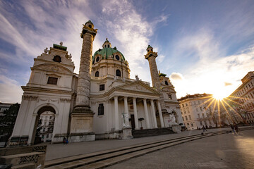 Fototapeta na wymiar The famous Karlskirche in Vienna, Austria
