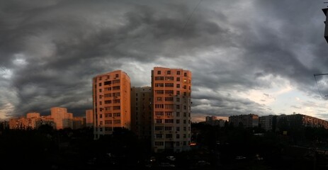 Fototapeta premium clouds over city