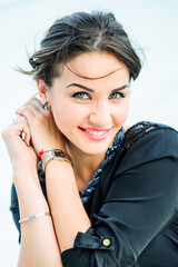 Obraz premium Urban outdoor portrait of yang beautiful woman.