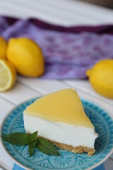 lemon cheesecake with lemon