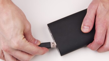 Plugging USB ports to powerbank