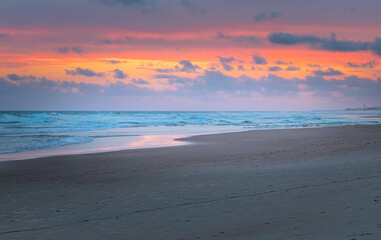 Obraz premium O lindo Pôr do Sol na Praia do Francês