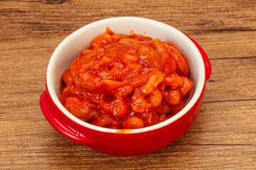 Baked kidney with tomato and pepper