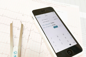 a smartphone is used as a medical calculator