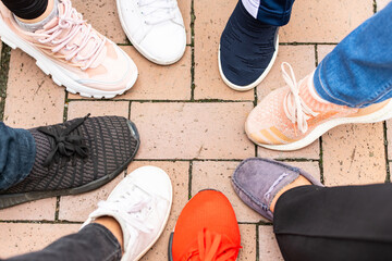 make a circle showing colorful shoes wear