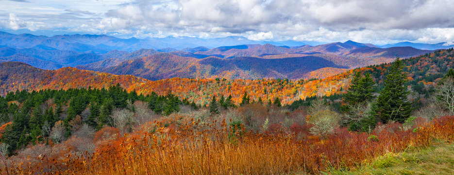 Beautiful Autumn Mountain Panorama. Fall Mountain Scenery. Near Asheville, Blue Ridge Mountains, North Carolina, USA.