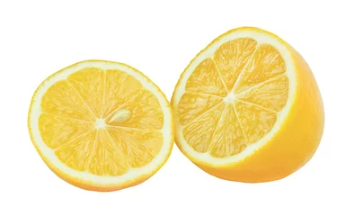 Rolgordijnen Twee helften citroen geïsoleerd op een witte achtergrond. Puur schijfje citroen met een zaadje © Albert Ziganshin