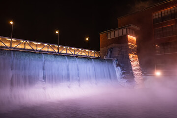Long exposure to the water in Tampere during the night 