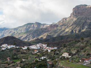 Fototapeta na wymiar Picturesque Canarian village Tejeda in mountain valley scenery and view of bentayga rock Gran Canaria, Canary Islands, Spain