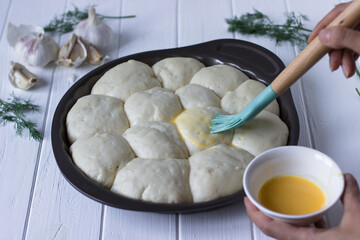 The process of making garlic buns - step 3
