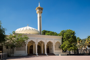 Fototapeta na wymiar View of the mosque in Bastakiya, Dubai